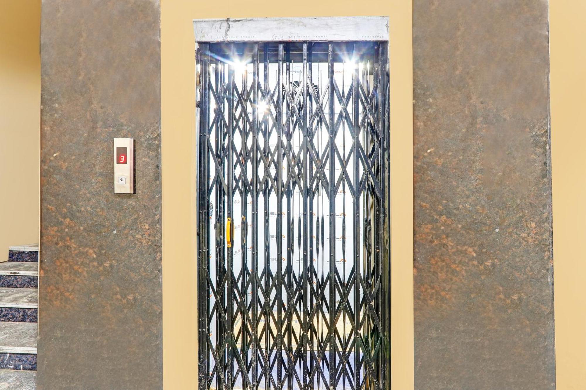 Super Hotel O Sri Vishnu Residency Kottapalli Eksteriør billede